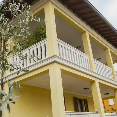 Atena Lägenhet Gardone Riviera